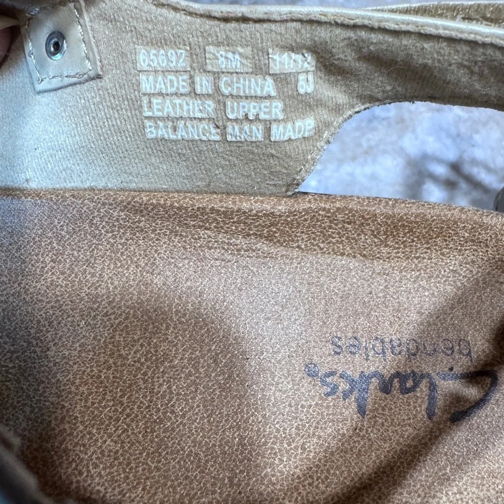 Clarks Sandals Leather Grommet Beige 8M Comfort Boho Casual Summer Slingback
